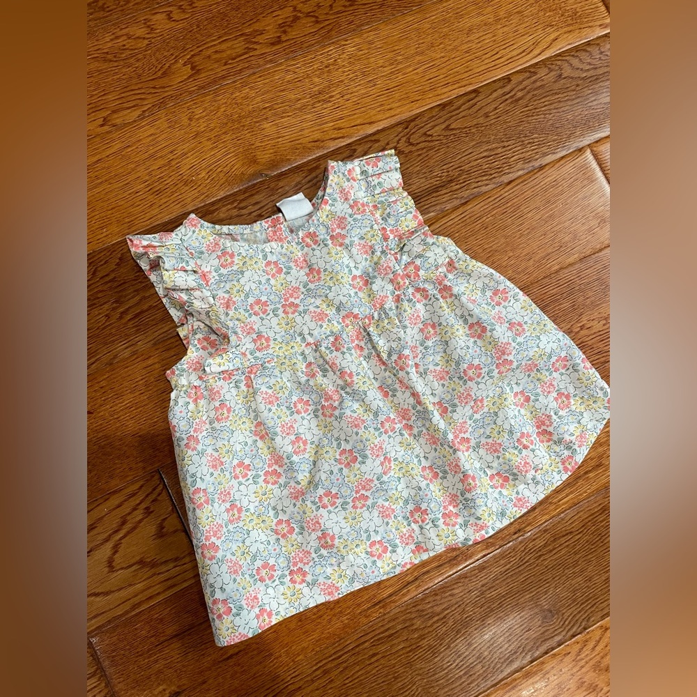 Baby Gap Ruffle Short Sleeve Floral Shirt 18-24 months girl- Like New